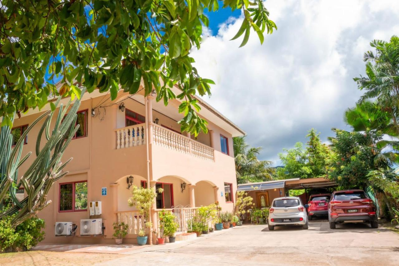 Chez Benoit Self Catering Daire Victoria Dış mekan fotoğraf