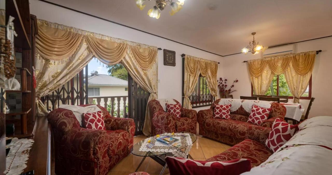 Chez Benoit Self Catering Daire Victoria Dış mekan fotoğraf