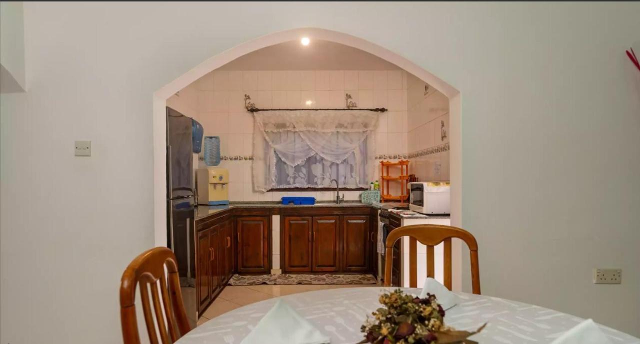 Chez Benoit Self Catering Daire Victoria Dış mekan fotoğraf