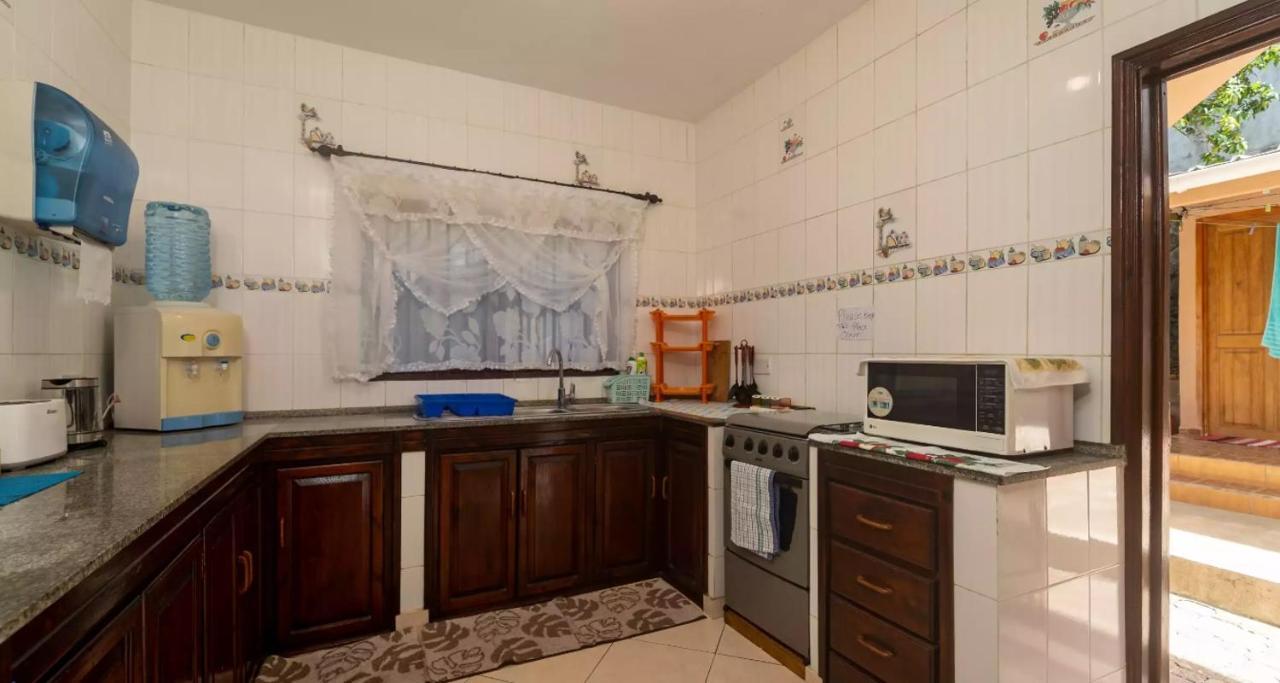 Chez Benoit Self Catering Daire Victoria Dış mekan fotoğraf
