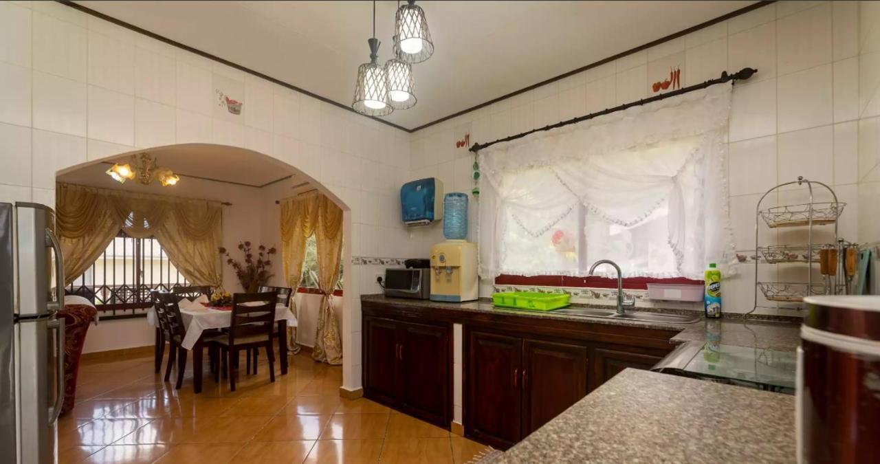 Chez Benoit Self Catering Daire Victoria Dış mekan fotoğraf
