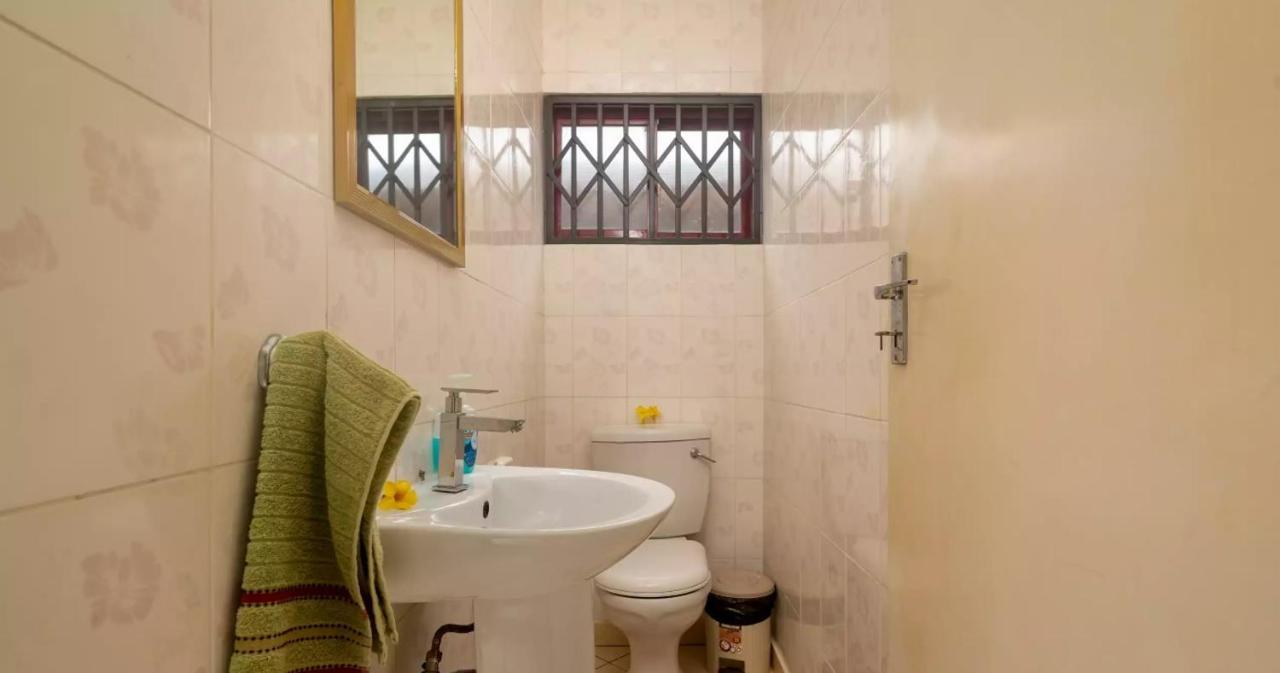 Chez Benoit Self Catering Daire Victoria Dış mekan fotoğraf